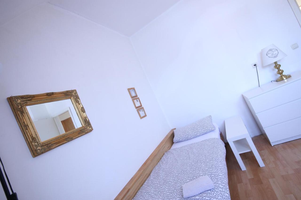 Moderne Studio Apartments Und 4 Zimmer Wohnungen In Oberhausen, Ideal Fuer Geschaeftsreisende Und Monteure Экстерьер фото