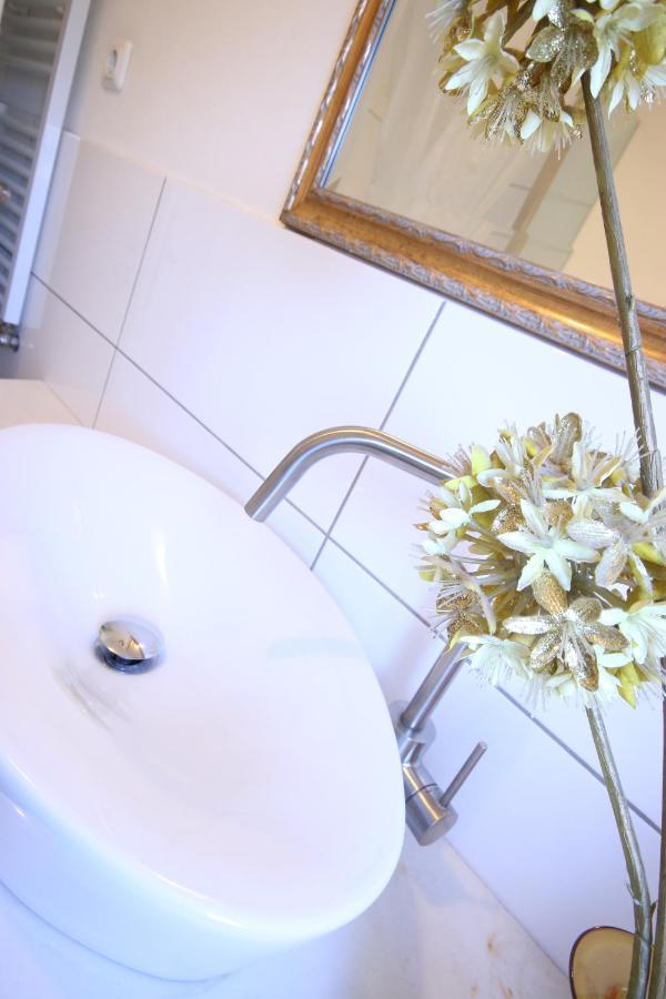 Moderne Studio Apartments Und 4 Zimmer Wohnungen In Oberhausen, Ideal Fuer Geschaeftsreisende Und Monteure Экстерьер фото